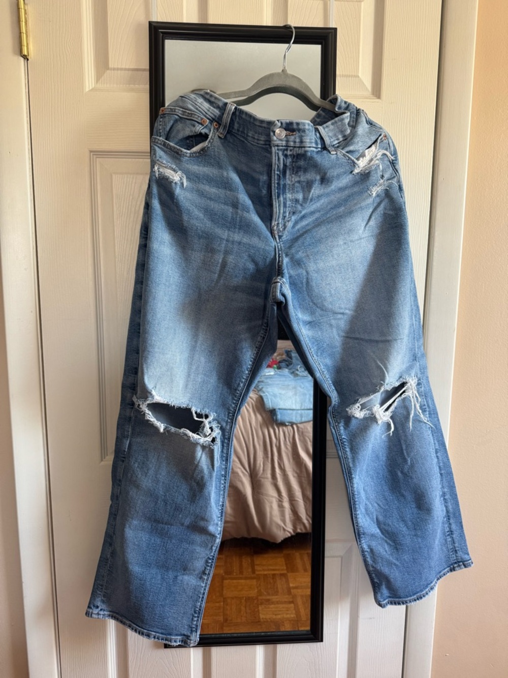 American Eagle Outfitters Light Wash Stretch Curvy Straight Jeans